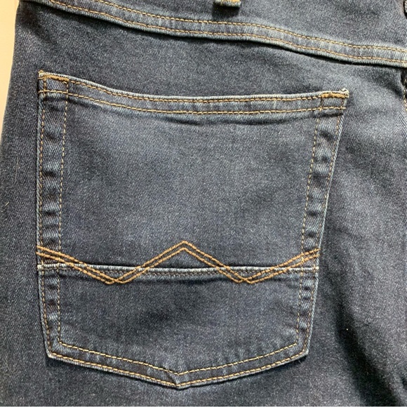 Wrangler jeans. Womens. Like new. 36x32. Slim Straight. - Picture 5 of 7